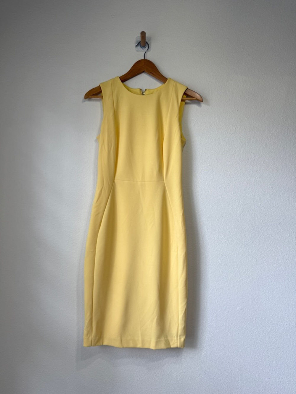 Calvin Klein Yellow Sheath Dress Size 4 Sleeveless Zip Back - Picture 3 of 6